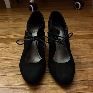 Women’s black MPO tie heels